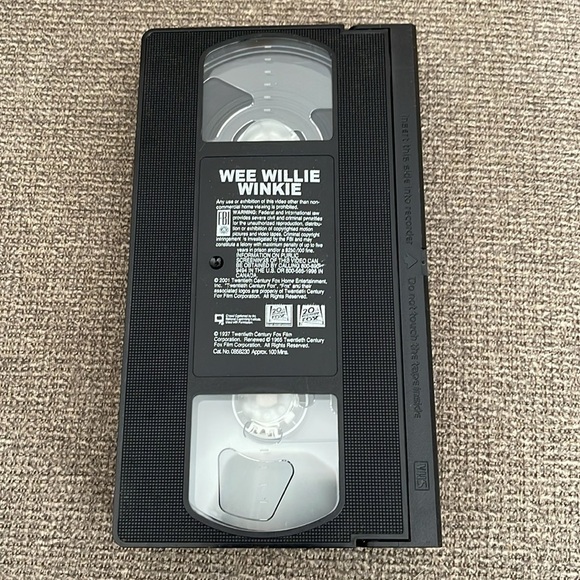 5/$25 Vintage Shirley Temple Wee Willie Winkie VHS 20th Century Fox 1937 - Picture 3 of 4